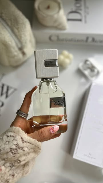 عطر ادکلن صاحب اینتنس سفید ارض الزعفران Saheb Intense