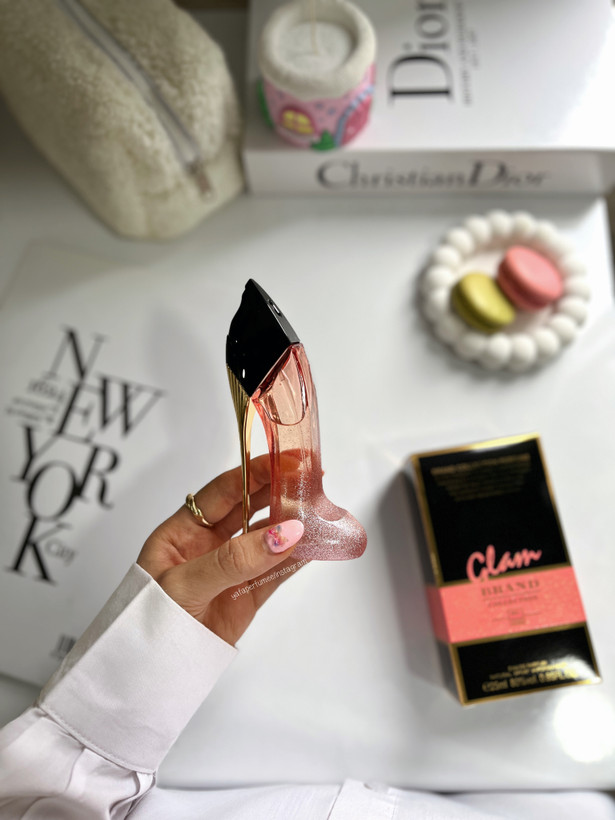 عطر ادکلن زنانه کارولینا هررا وری گود گرل گلم برند کالکشن کد 332 (Brand Collection Carolina Herrera Very Good Girl Glam